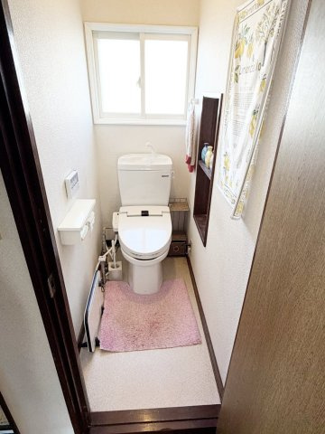 手稲区前田6-6　角地一戸建のトイレ|トイレ壁面には飾り棚付き♪