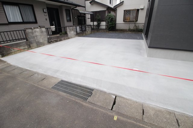 牛久市神谷2丁目新築戸建の駐車場