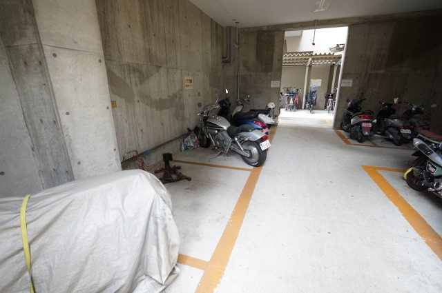 ローレルコート関目の駐輪場