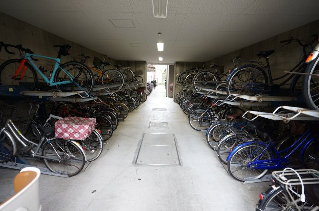 ローレルコート関目の駐輪場