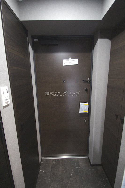Le'a横濱天王町駅前通りの玄関