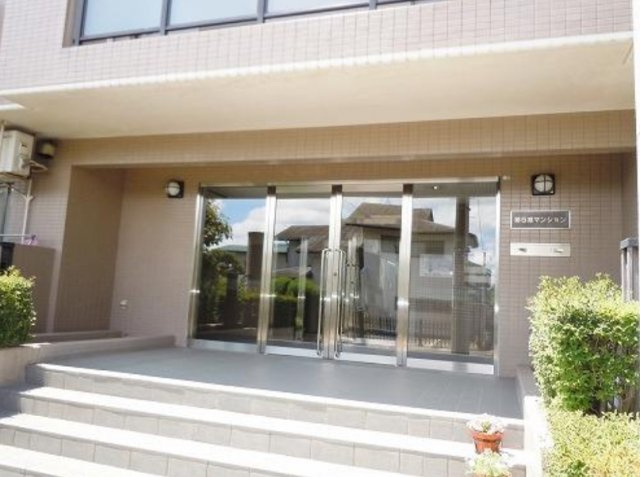 川崎市麻生区千代ケ丘３丁目の賃貸マンションのエントランス