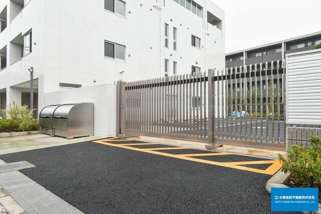 レスプロンディールの駐車場|駐車場があるので、車を買う予定の方も安心です