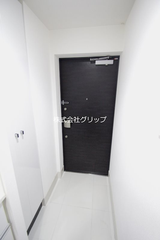 Le'a横濱関内壱番館の玄関