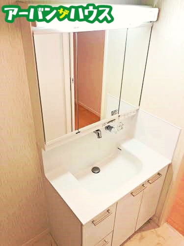 グランマスト今 B棟の洗面所