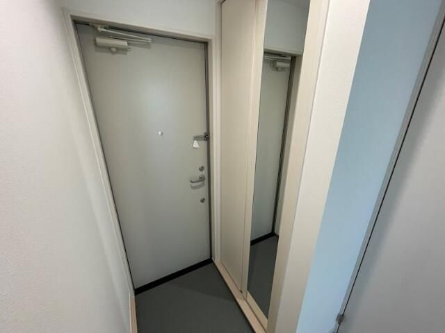グリシーナ駒場東大前の玄関