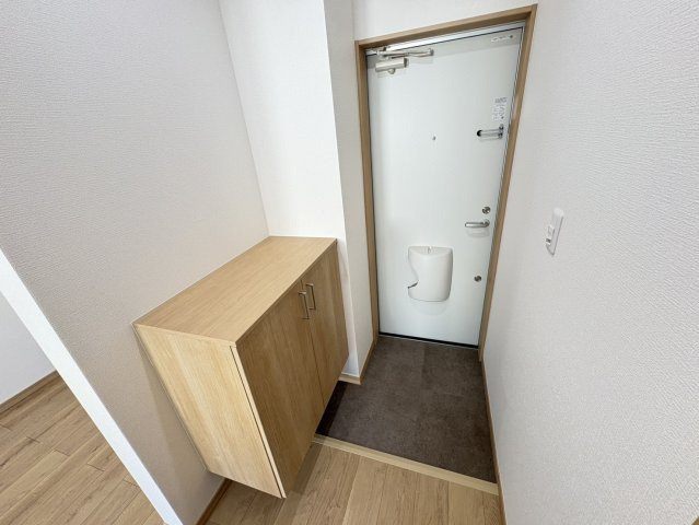 パインルーツ国府台の玄関