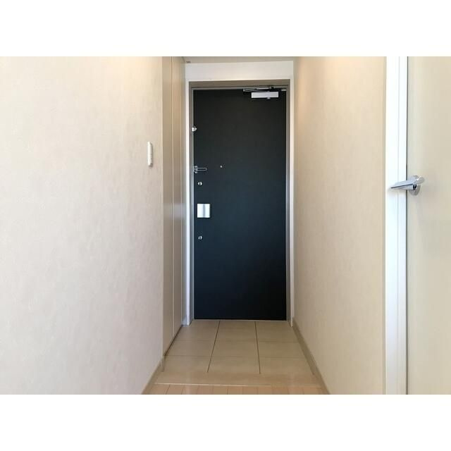 サンシャイン松本Ｎｏ．１１の玄関|明るい玄関です