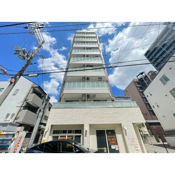 Jクレストドーム前の外観