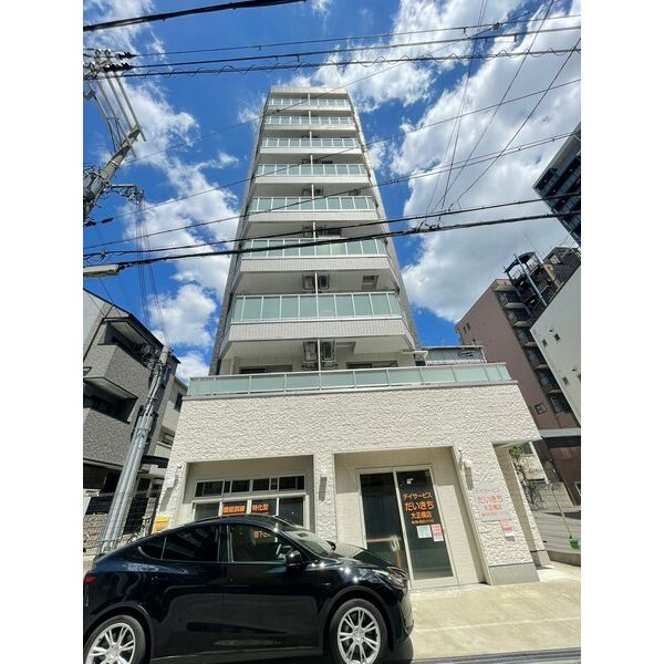 Jクレストドーム前の外観