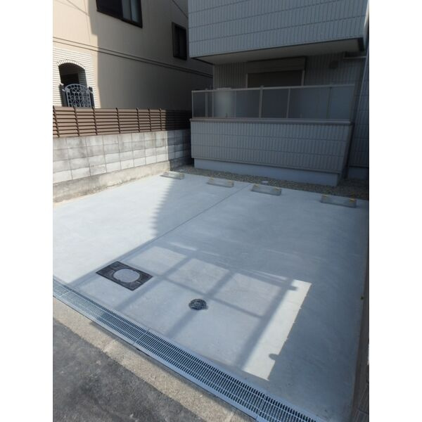 ヘーベルメゾン長池の駐車場
