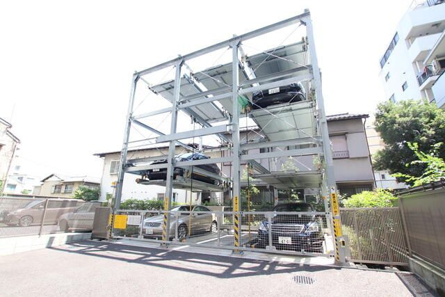 セントリア駒沢の駐車場|車をお持ちの方に嬉しい駐車場付きの物件です