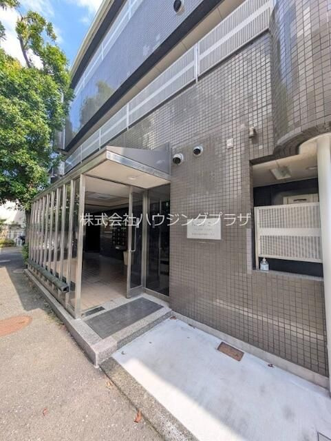 ティブロンコートのエントランス|毎日通るエントランスはこのようになっています