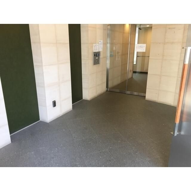 コンフォリア用賀のエントランス|建物の内部です