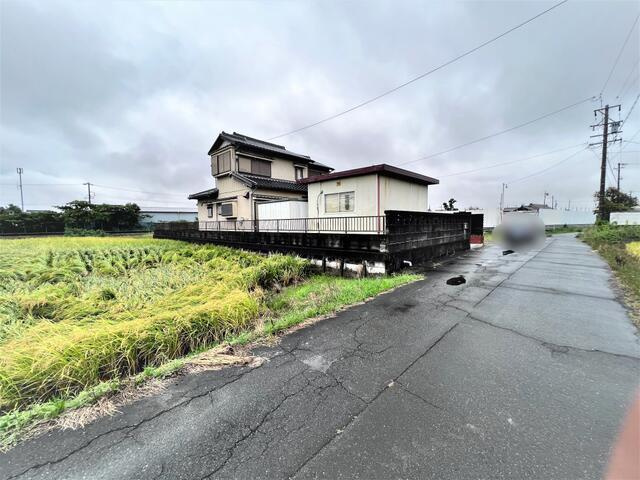 中古戸建て）津島市金柳町の前面道路含む現地写真