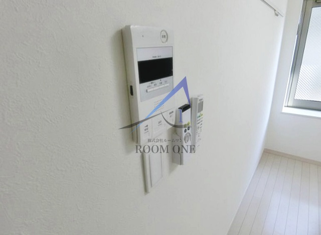 グローリア北千住のセキュリティ|モニター付きインターホンです。