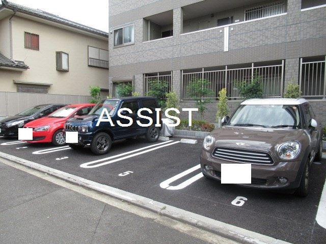キャトルセゾン（quatre saisons）の駐車場