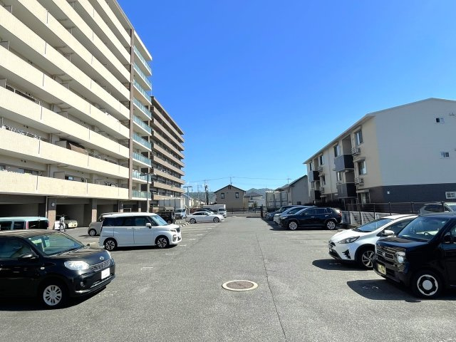 アルファステイツ下松瑞穂町の駐車場|敷地内平面駐車場1台無料です！