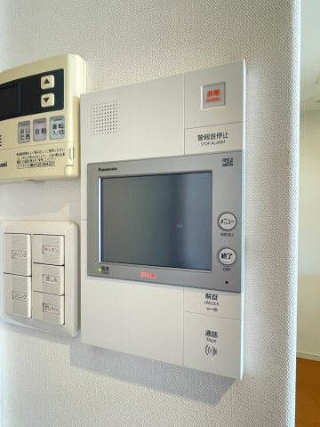 アルファステイツ下松瑞穂町の防犯設備|モニター付きインターホンで来訪者を確認できて安心です
