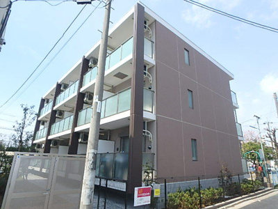 鉄筋コンクリート造のオートロックマンション。宅配ＢＯＸあり。