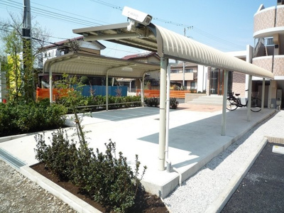 敷地内駐車場には防犯カメラも設置済みです。