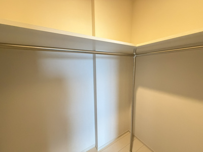 【収納】 | センターマークスタワー | 凄く大きなウォークインクローゼット♪
収納が大きいのでお部屋を広く使えます☆