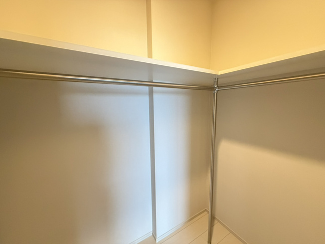 【収納】 | センターマークスタワー | 凄く大きなウォークインクローゼット♪
収納が大きいのでお部屋を広く使えます☆