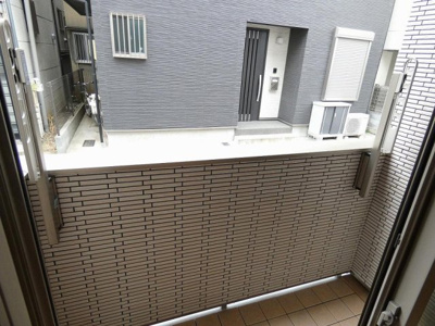 【バルコニー】 | カーサ アルプス | バルコニーからの眺めを楽しみながら食事をしませんか