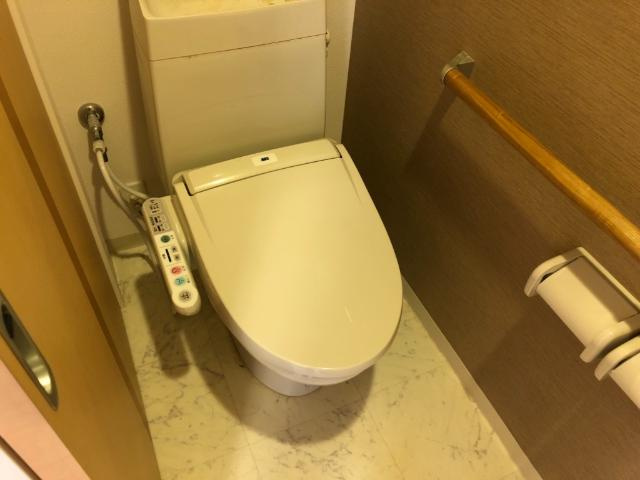レ・セーナのトイレ|ゆったりとした空間のトイレです
