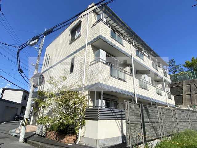 サンドレンスコートの外観