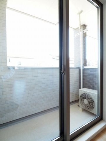 セレーブル浅江のバルコニー|外からの目が気にならないバルコニーで洗濯物が干せます