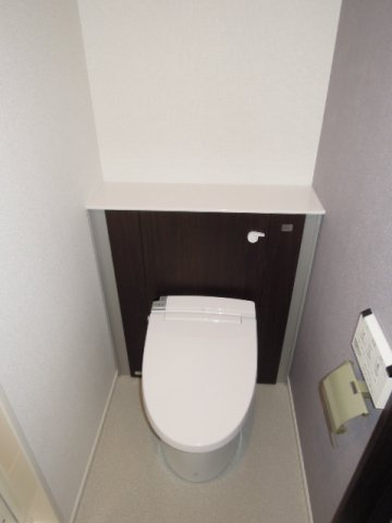 アランチャのトイレ|落ち着いた色調のトイレです
