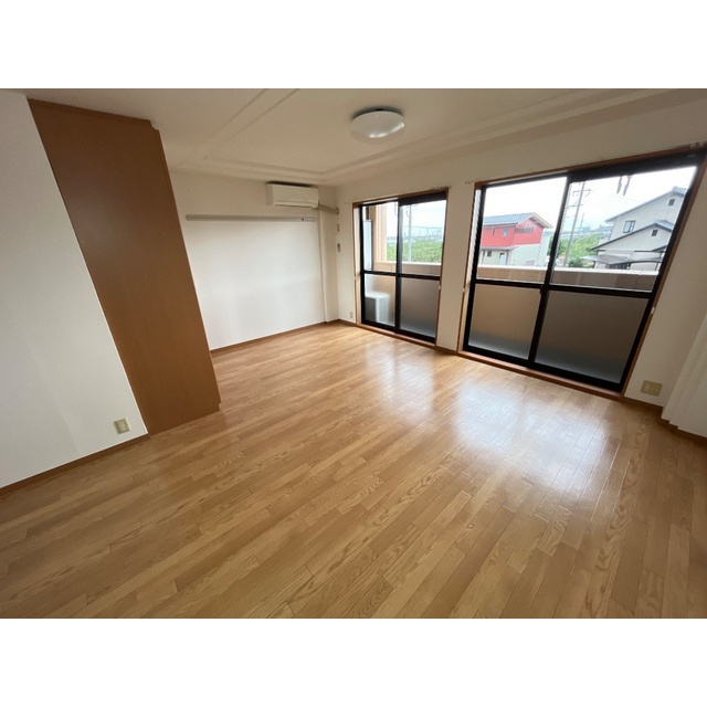 Noble chateau K.Tの居間・リビング
