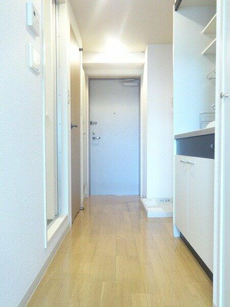 プレール学芸大学弐番館の玄関