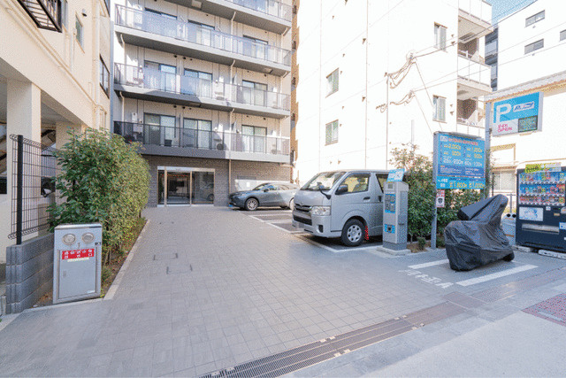 メイクスデザイン門前仲町ＧＡＲＤＥＮ(メイクスデザインモンゼンナカチョウガーデン)の駐車場