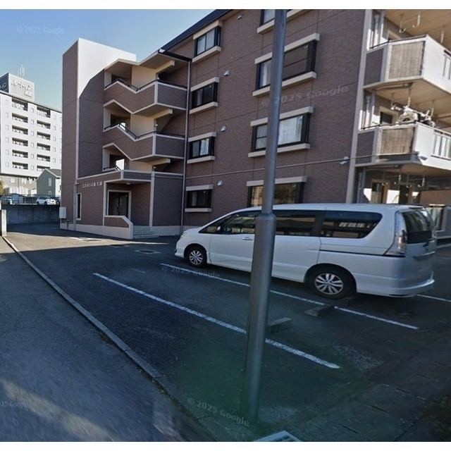 エミネンス長久保の駐車場
