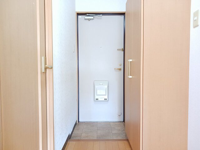 Ｊ・フローレンスの玄関|収納もある玄関です