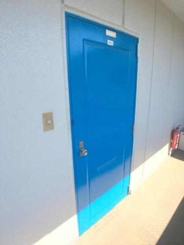 ファーストマンションの玄関