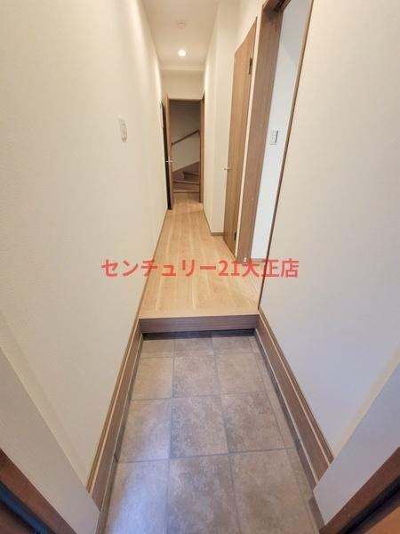 弁天町4丁目貸家の玄関