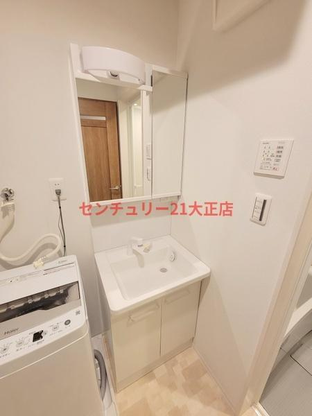 弁天町4丁目貸家の洗面所