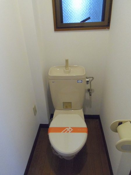 ハウスシンガイのトイレ|★トイレにも窓★