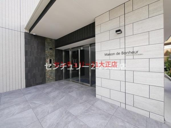 メゾンドボヌール弁天町のエントランス