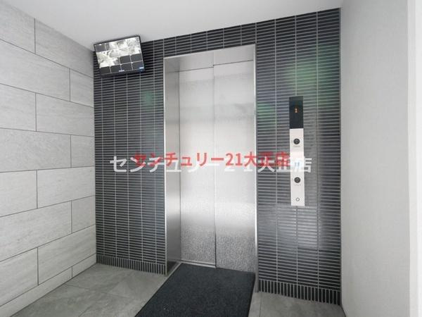 メゾンドボヌール弁天町のエントランス