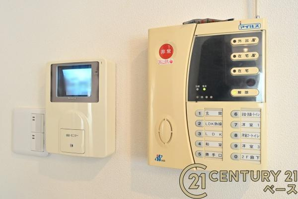 磯城郡川西町結崎　一戸建の内装|■現地撮影写真■ＴＶモニター付きインターホンで防犯対策もバッチリ！来客も一目でわかり安心です！