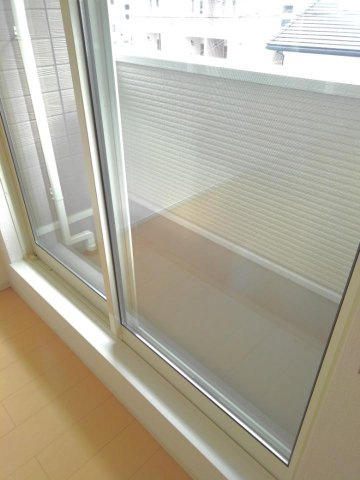 リバ－　イ－ストのバルコニー|バルコニー付きです