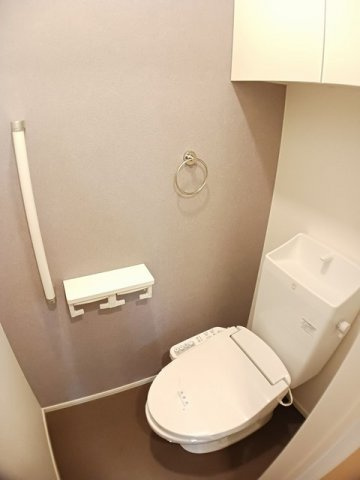 【トイレ】 | グランメゾンＴＫ　Ⅱ | 落ち着いた色調のトイレです