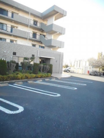【駐車場】 | ラフレシールＡ | 駐車場に車を止められます