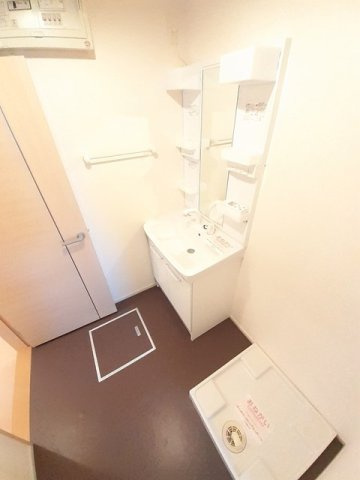 サンライズ城南Ａの洗面所|脱衣スペースもあります