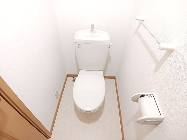 サンパピヨンのトイレ|落ち着いたトイレです