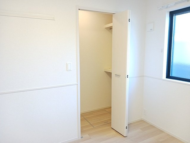 ラ・フルール　麓　壱番館の収納|大きなスペースがあり、収納には困りません